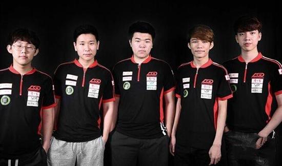 这位年轻选 这位年轻选